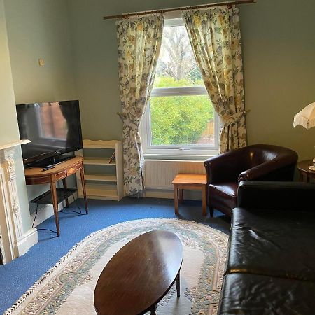 Grace Stays Ellesmere Port Exterior photo